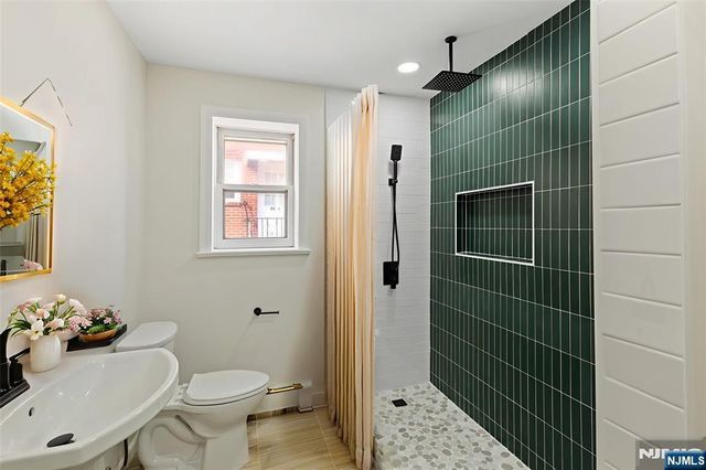 86 Farnham Avenue, Garfield, NJ 07026