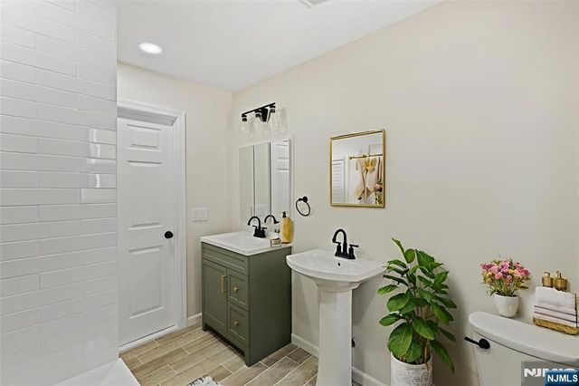 86 Farnham Avenue, Garfield, NJ 07026