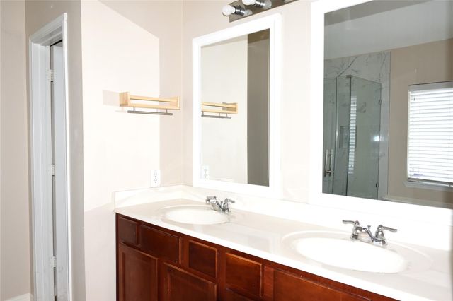 2705 Hewn Rock Way, Pearland, TX 77584