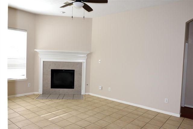 2705 Hewn Rock Way, Pearland, TX 77584