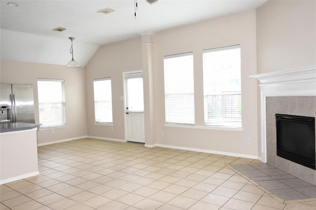 2705 Hewn Rock Way, Pearland, TX 77584