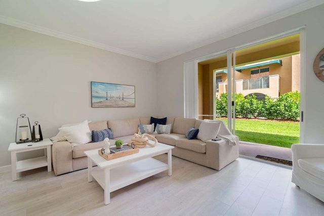 11789 Saint Andrews Place 103, Wellington, FL 33414