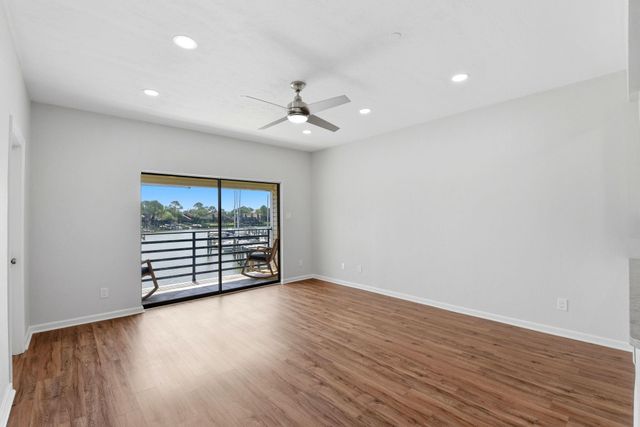 793 Davis Road 113, League City, TX 77573