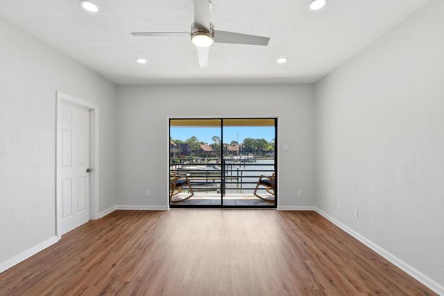 793 Davis Road 113, League City, TX 77573