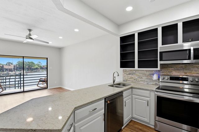 793 Davis Road 113, League City, TX 77573