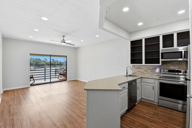 793 Davis Road 113, League City, TX 77573