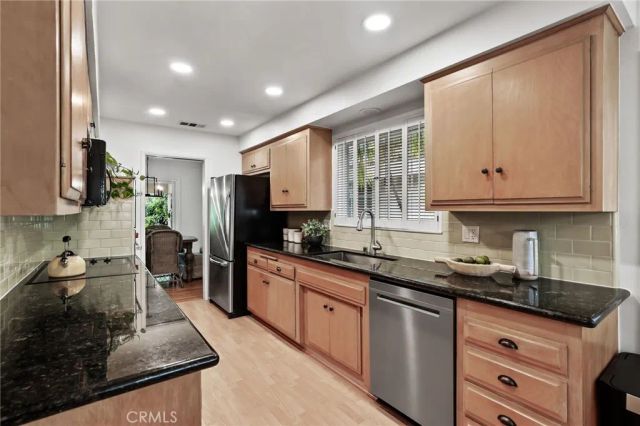 3682 La Colmena Way, Los Alamitos, CA 90720