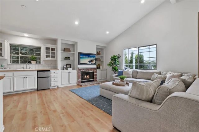 3682 La Colmena Way, Los Alamitos, CA 90720