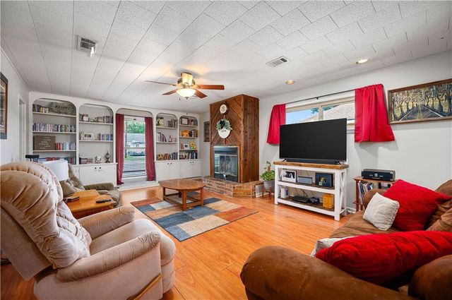 403 RIDGEWOOD Boulevard, Alexandria, LA 71303