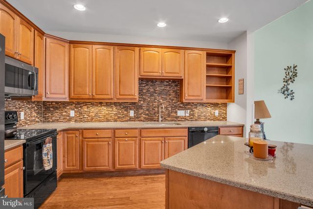 17 SETTLERS DR, Mechanicsburg, PA 17050