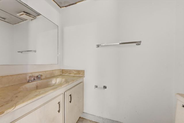 2860 Somerset Drive 412k, Lauderdale Lakes, FL 33311