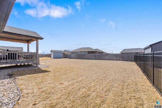 5301 S Hosta Ave Avenue, Sioux Falls, SD 57108