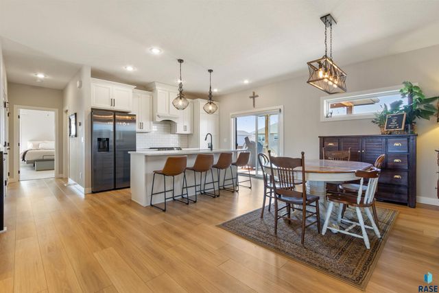 5301 S Hosta Ave Avenue, Sioux Falls, SD 57108