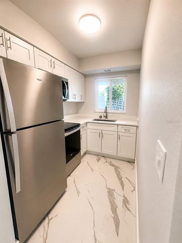 295 110TH AVENUE 1, St Petersburg, FL 33706
