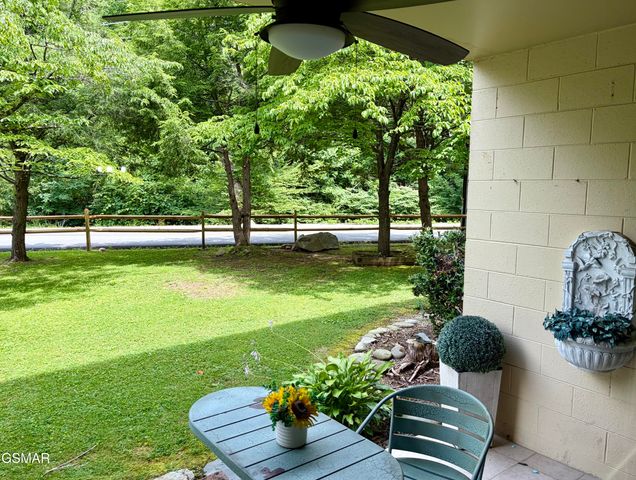 260 Roaring Fork Road, Gatlinburg, TN 37738
