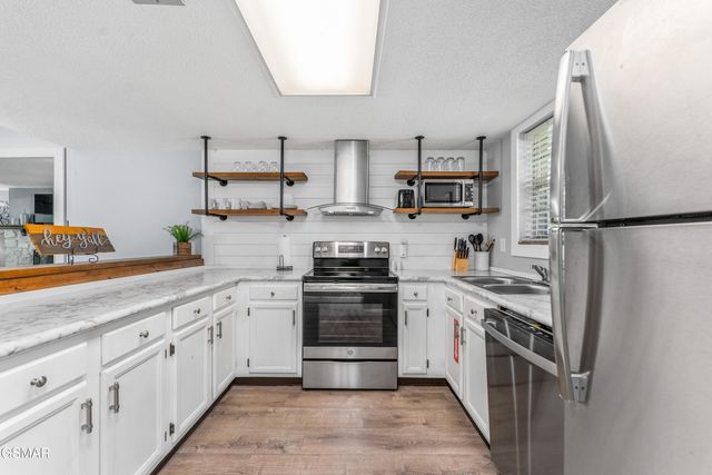 260 Roaring Fork Road, Gatlinburg, TN 37738