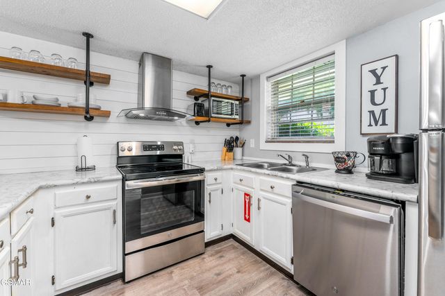 260 Roaring Fork Road, Gatlinburg, TN 37738