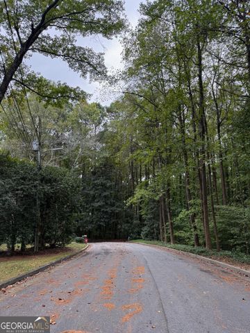 1095 Nawench Drive, Atlanta, GA 30327