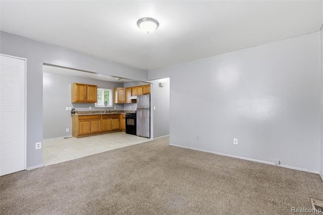 7044 Hudson Avenue, Warren, MI 48091