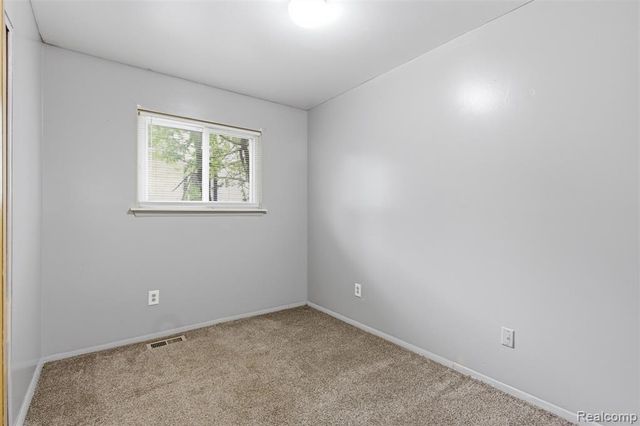 7044 Hudson Avenue, Warren, MI 48091