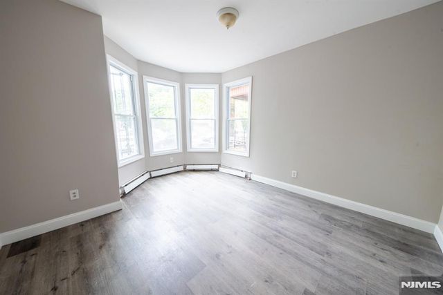 131 S 8th Street 1, Newark, NJ 07107