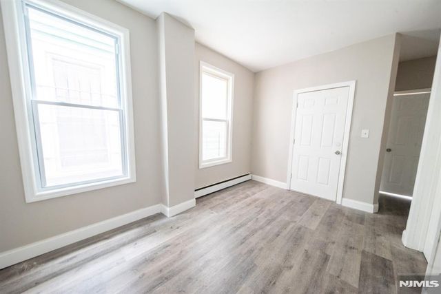 131 S 8th Street 1, Newark, NJ 07107