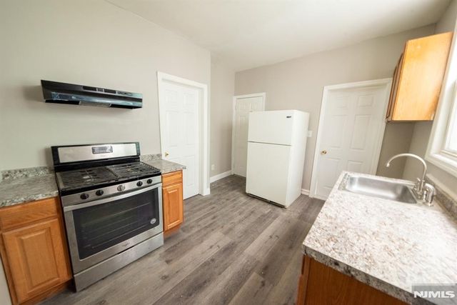 131 S 8th Street 1, Newark, NJ 07107