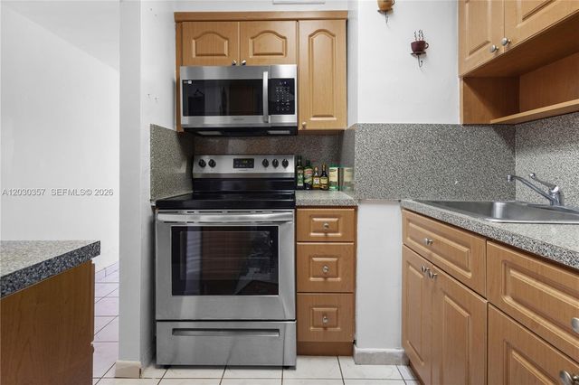2899 Collins Ave 642, Miami Beach, FL 33140