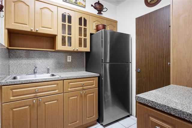 2899 Collins Ave 642, Miami Beach, FL 33140