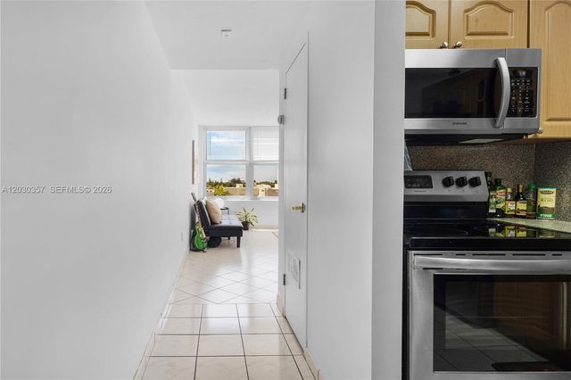 2899 Collins Ave 642, Miami Beach, FL 33140