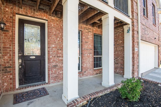 2319 Comanche Trail, Grand Prairie, TX 75052