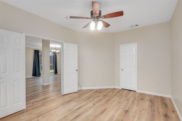 2319 Comanche Trail, Grand Prairie, TX 75052