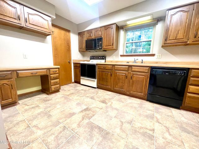 508 W Lakeshore Drive, Carriere, MS 39426