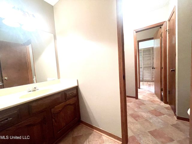 508 W Lakeshore Drive, Carriere, MS 39426