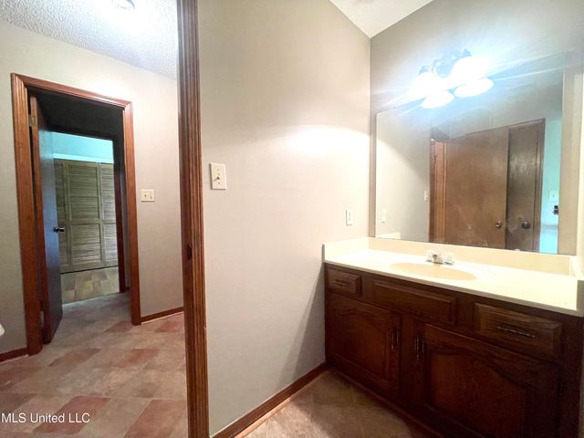 508 W Lakeshore Drive, Carriere, MS 39426