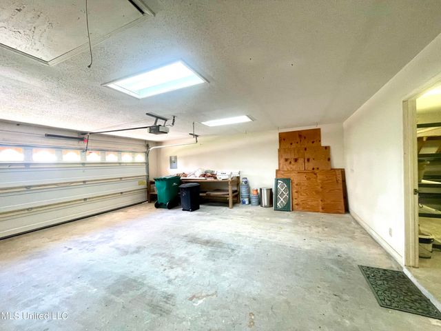 508 W Lakeshore Drive, Carriere, MS 39426