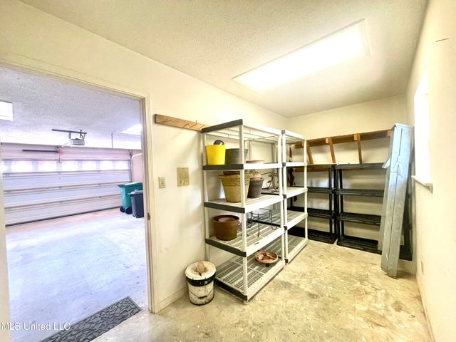 508 W Lakeshore Drive, Carriere, MS 39426