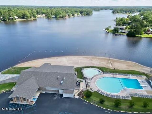 508 W Lakeshore Drive, Carriere, MS 39426