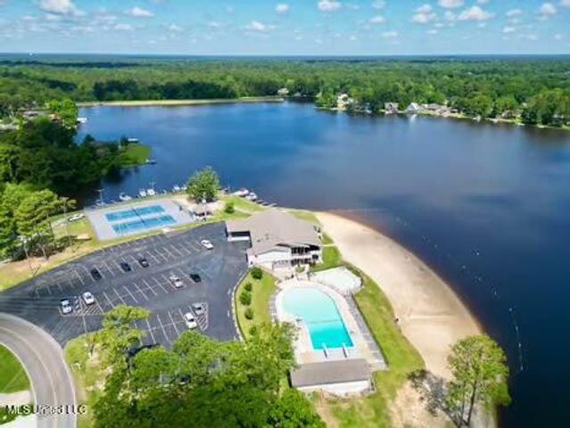 508 W Lakeshore Drive, Carriere, MS 39426