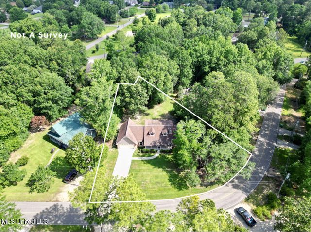 508 W Lakeshore Drive, Carriere, MS 39426