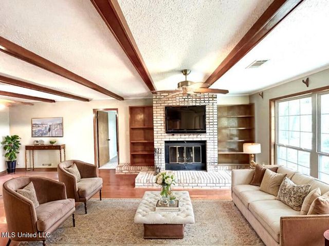 508 W Lakeshore Drive, Carriere, MS 39426