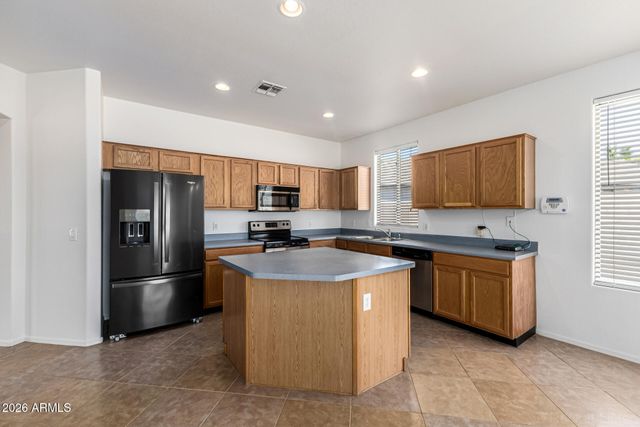 10205 W FLORENCE Avenue, Tolleson, AZ 85353