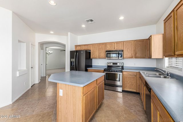 10205 W FLORENCE Avenue, Tolleson, AZ 85353