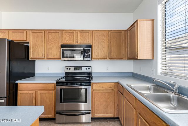 10205 W FLORENCE Avenue, Tolleson, AZ 85353