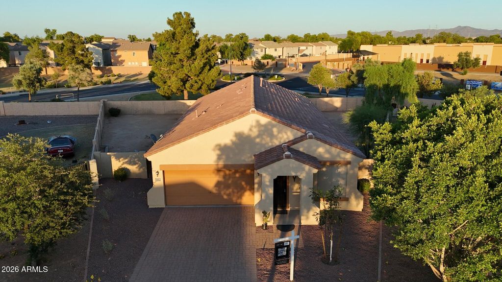 10205 W FLORENCE Avenue, Tolleson, AZ 85353