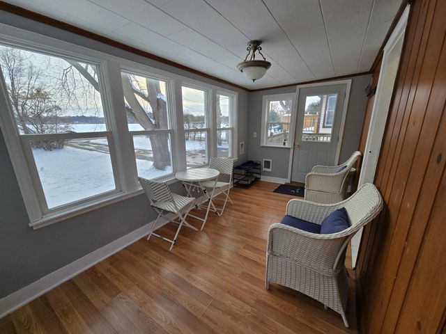 1844 E Shore Drive, Maplewood, MN 55109