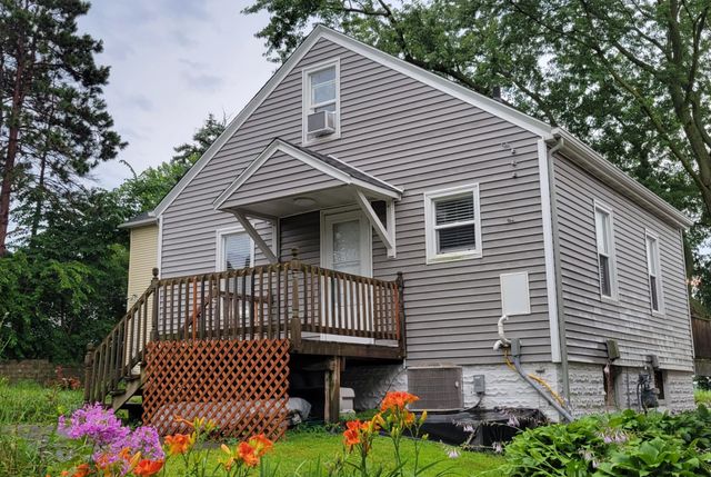 1844 E Shore Drive, Maplewood, MN 55109