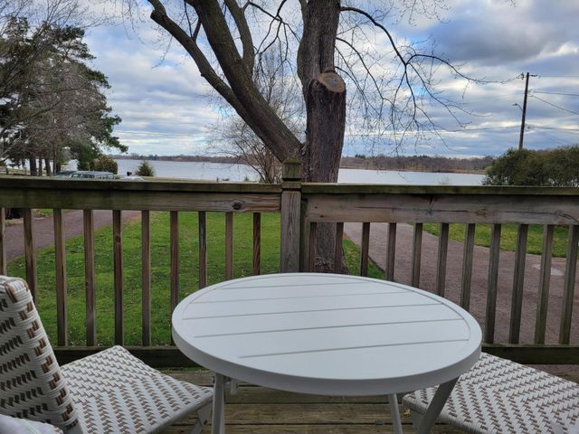 1844 E Shore Drive, Maplewood, MN 55109
