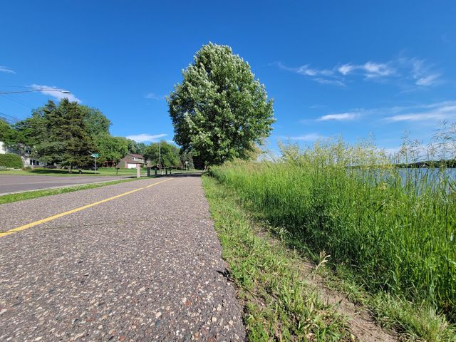 1844 E Shore Drive, Maplewood, MN 55109