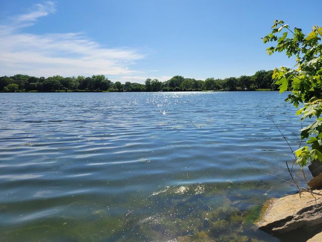 1844 E Shore Drive, Maplewood, MN 55109